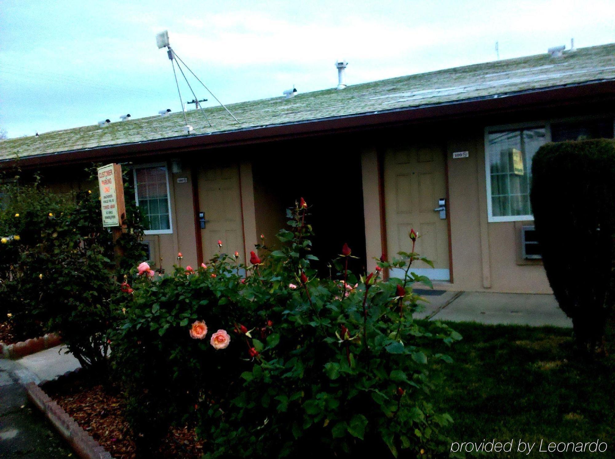 Maple Inn And Suites Los Banos Eksteriør bilde