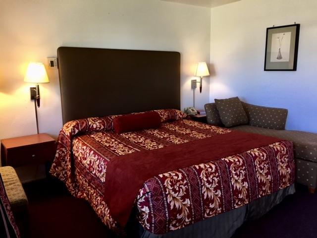 Maple Inn And Suites Los Banos Eksteriør bilde