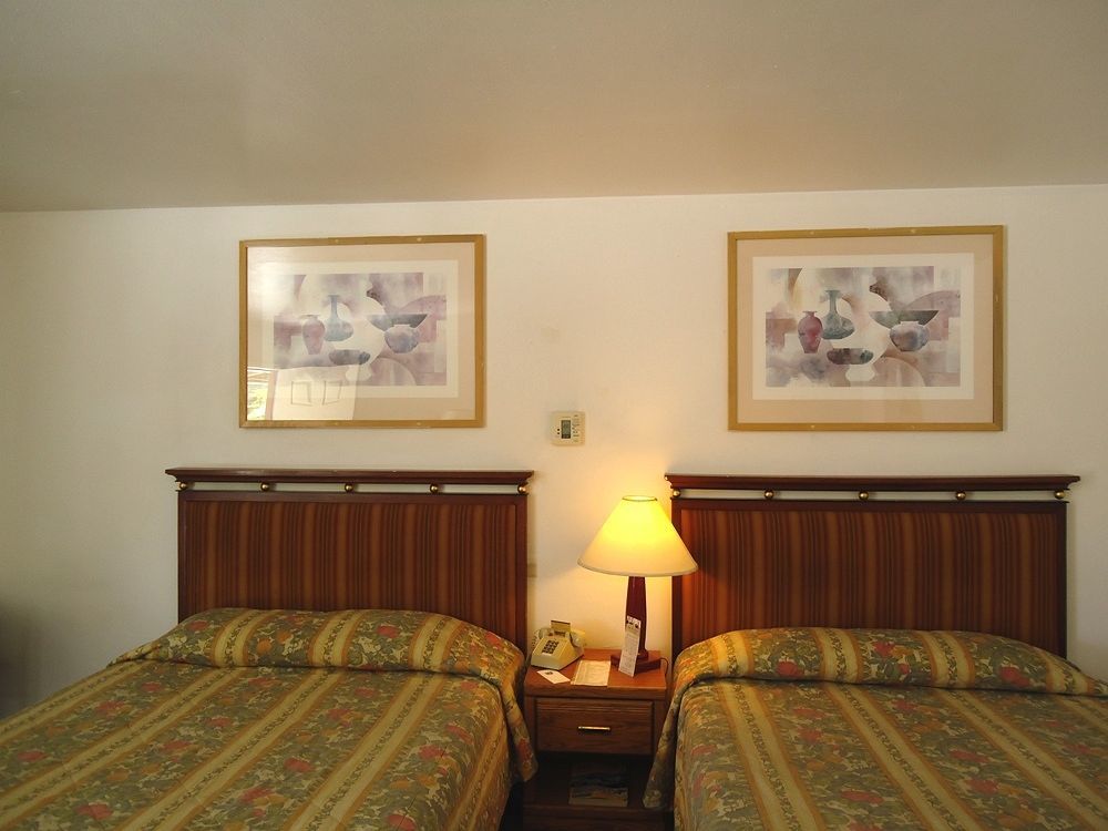 Maple Inn And Suites Los Banos Eksteriør bilde
