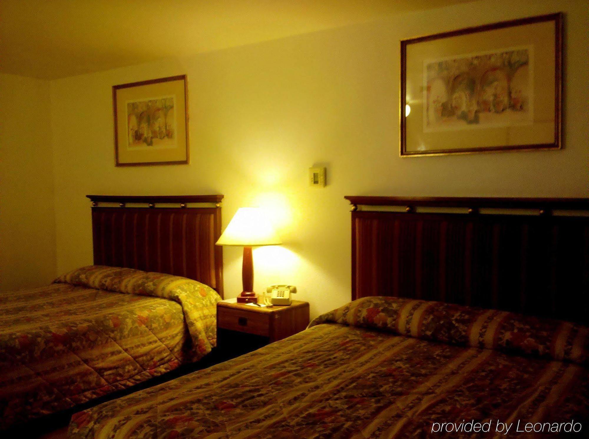 Maple Inn And Suites Los Banos Rom bilde
