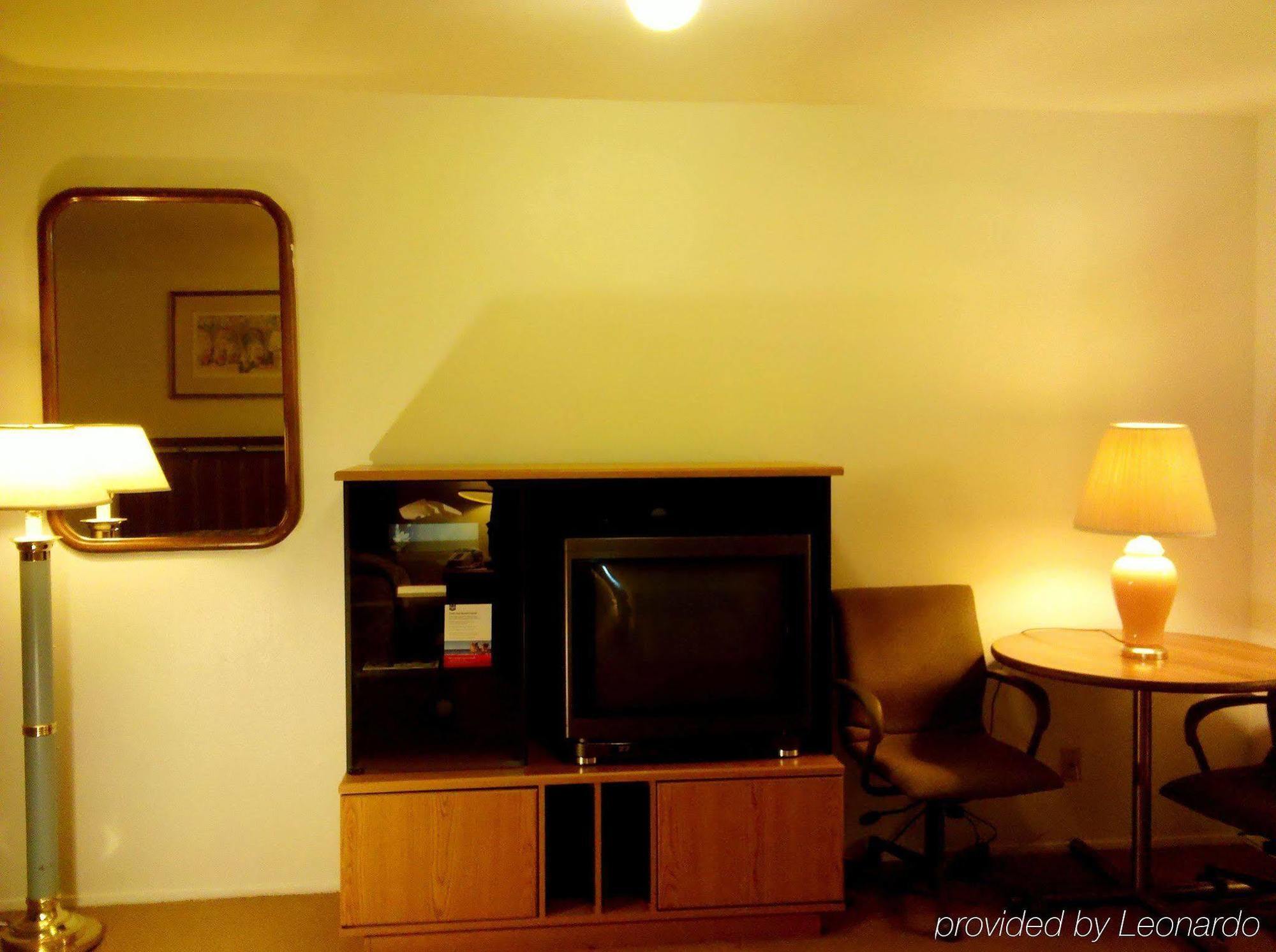 Maple Inn And Suites Los Banos Rom bilde