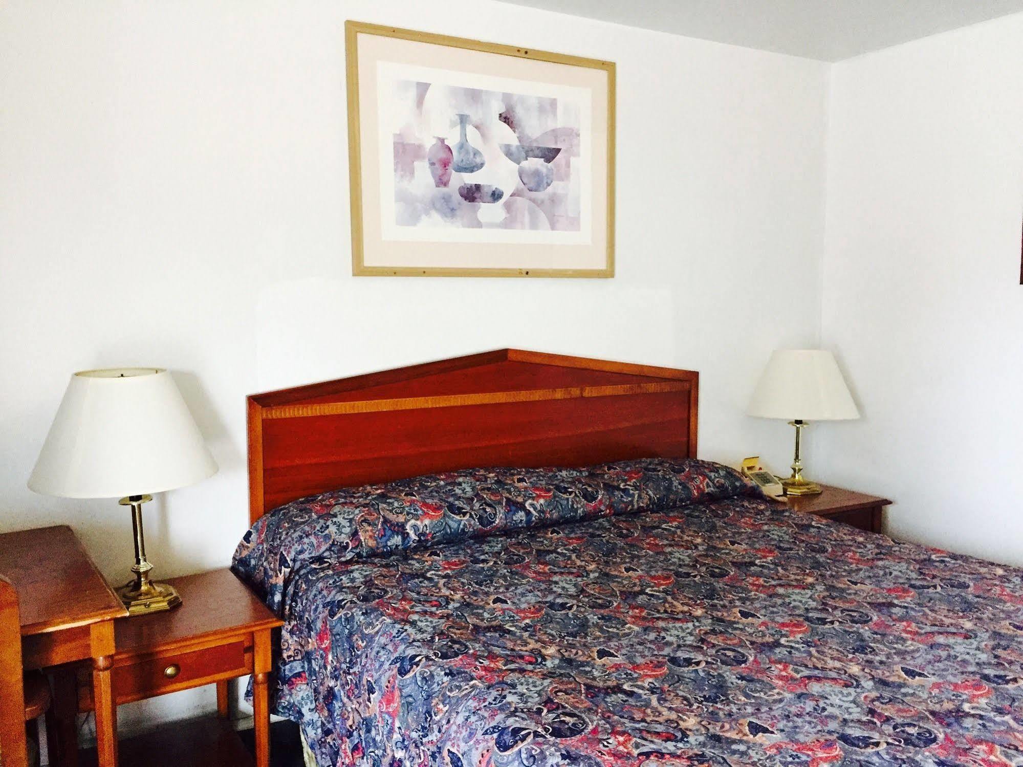 Maple Inn And Suites Los Banos Eksteriør bilde