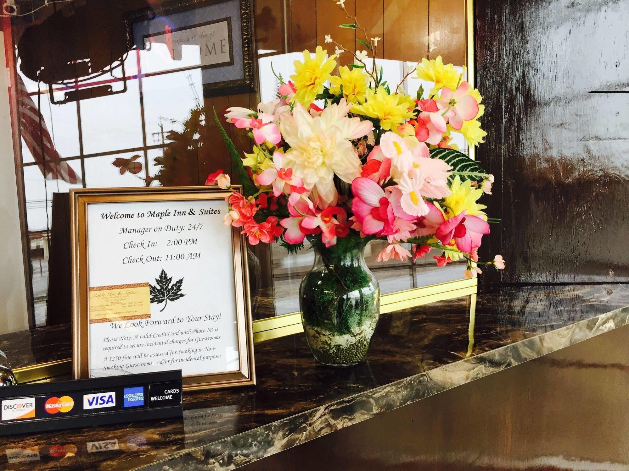 Maple Inn And Suites Los Banos Eksteriør bilde